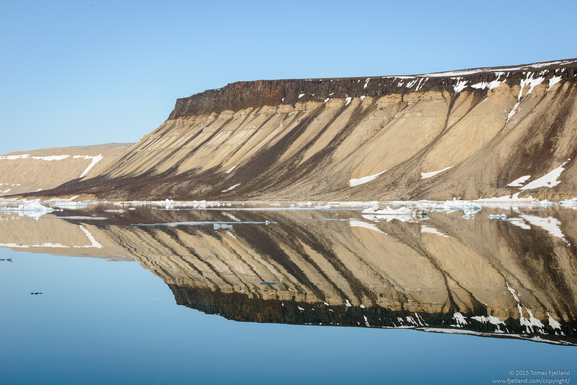 It's hard to believe you're in arctic seas with reflections like this