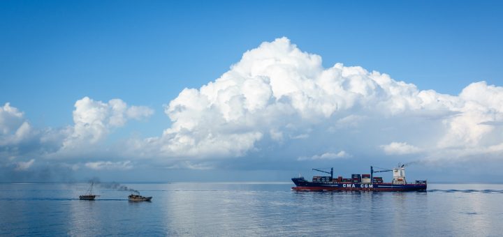 Dhow meets ship